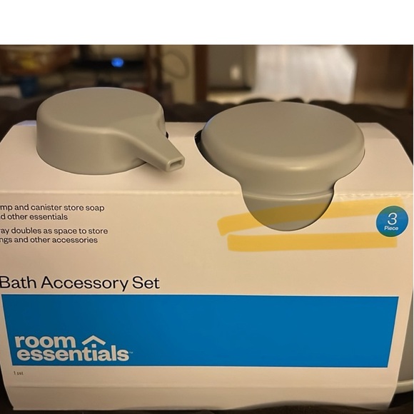 Room Essentials Silver Bath Accessory Set - Picture 8 of 8